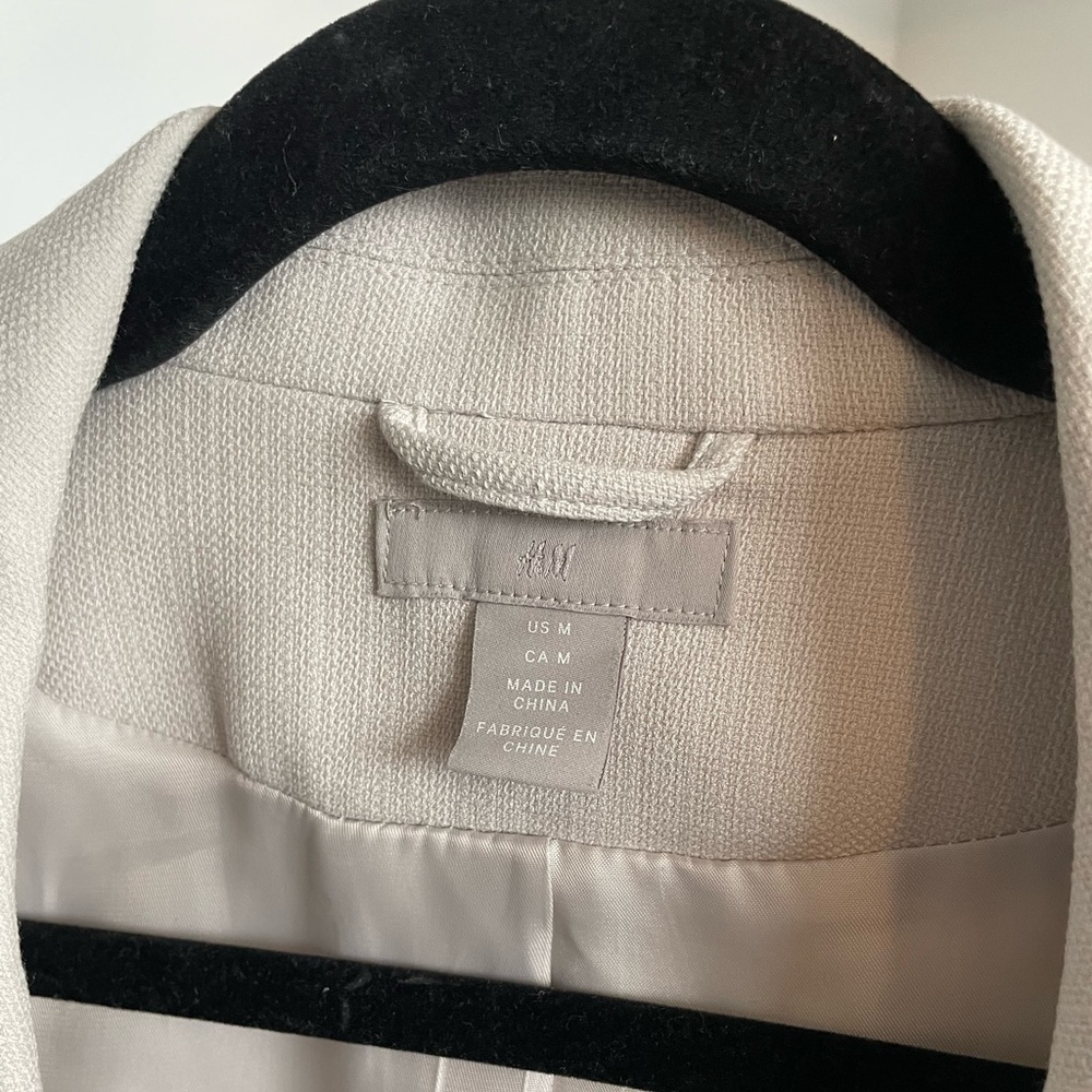 Blazer - Picture 3 of 3